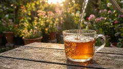 熱いお茶に冷たい水を加えるとどうなる